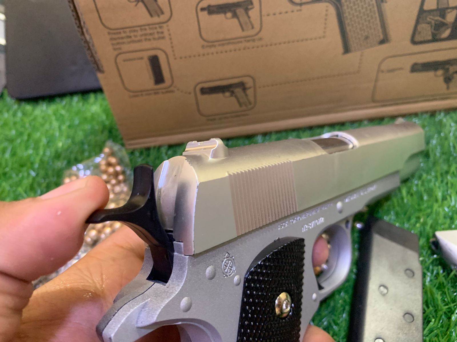 HAWK MODEL 1911 PLASTIC BODY METAL PARTS AND HEAVY WEIGHT LIKE REAL MACHINE